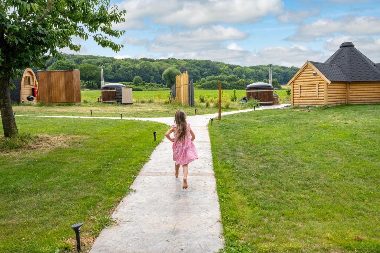 Logements Insolites A La Ferme - Yourte, Kota Ou Pod Farbus ภายนอก รูปภาพ